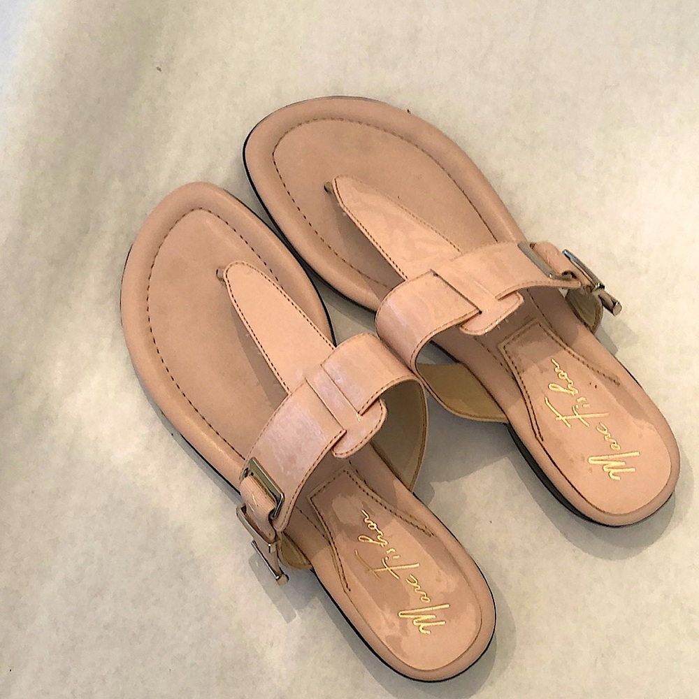 Blush thongs